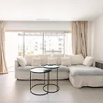 Penthouse With Jacuzzi, Ocean And Pool Views דירה