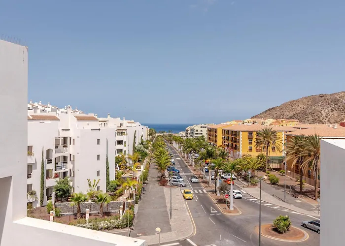 Penthouse With Jacuzzi, Ocean And Pool Views