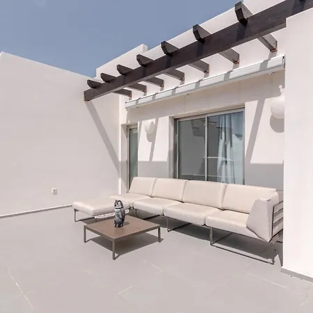 Апартаменты Penthouse With Jacuzzi, Ocean And Pool Views