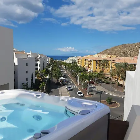 Penthouse With Jacuzzi, Ocean And Pool Views Appartamento *